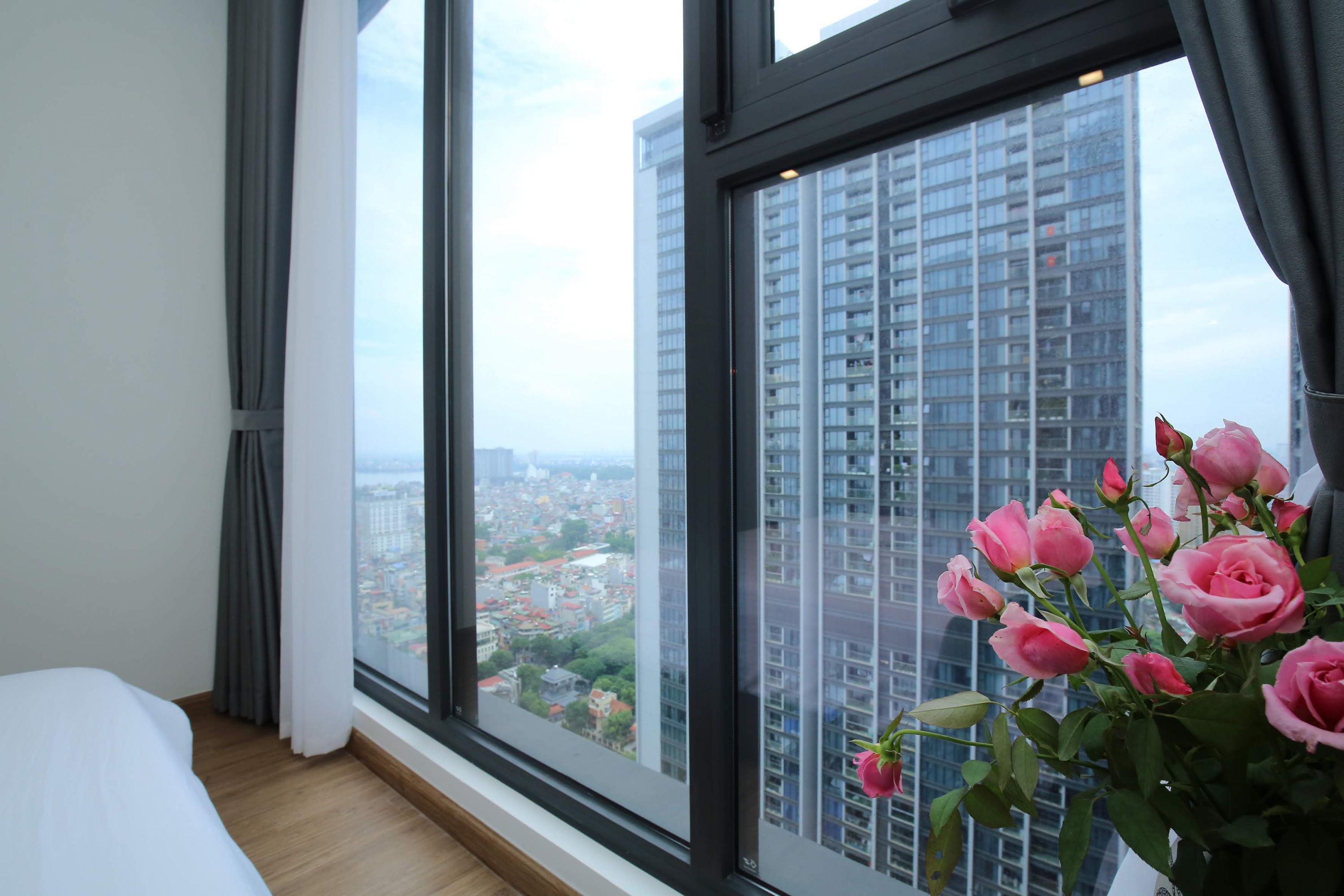 *3BR + 1* Apartment for Rent in Vinhomes Metropolis, 29 Lieu Giai Str, Ba Dinh Dist, Hanoi.