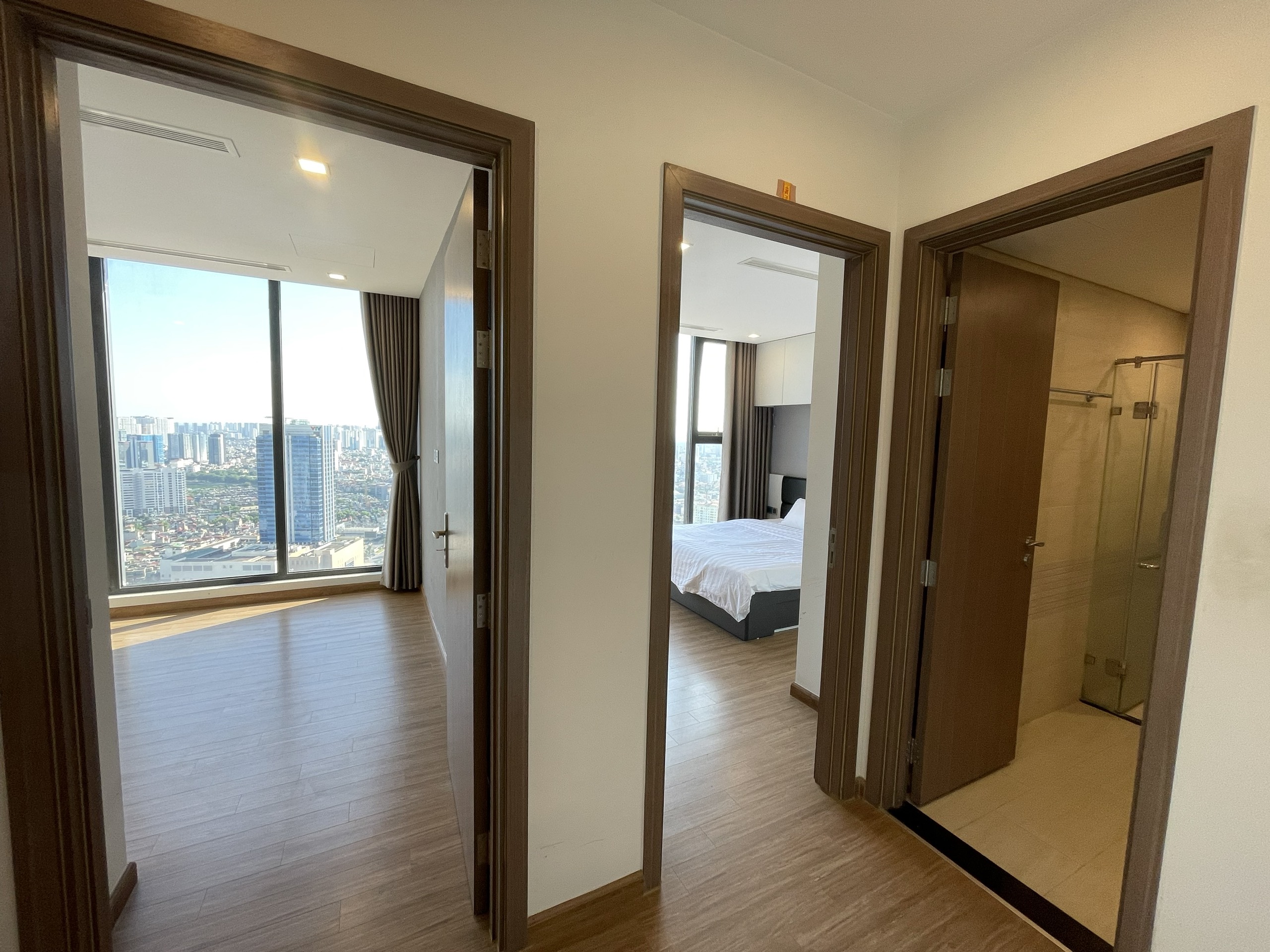 High floor, Amazing view 3BR Apartment for Rent in Vinhomes Metropolis