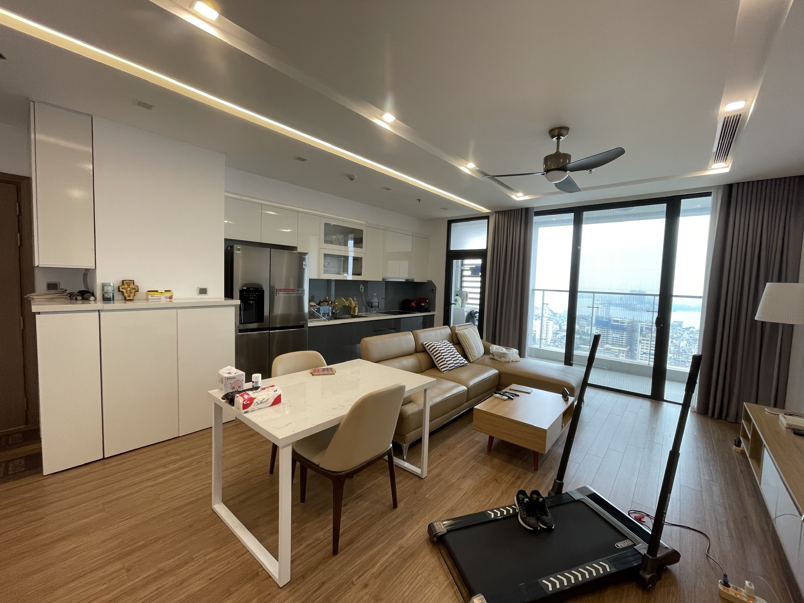 *4BR* Luxury Aparment for Rent in Vinhomes Metropolis (available Oct 2022)